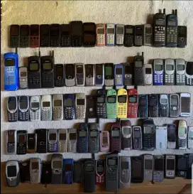 Handphone jadul merek nokia, samsung, blackberry, iPhone, sony