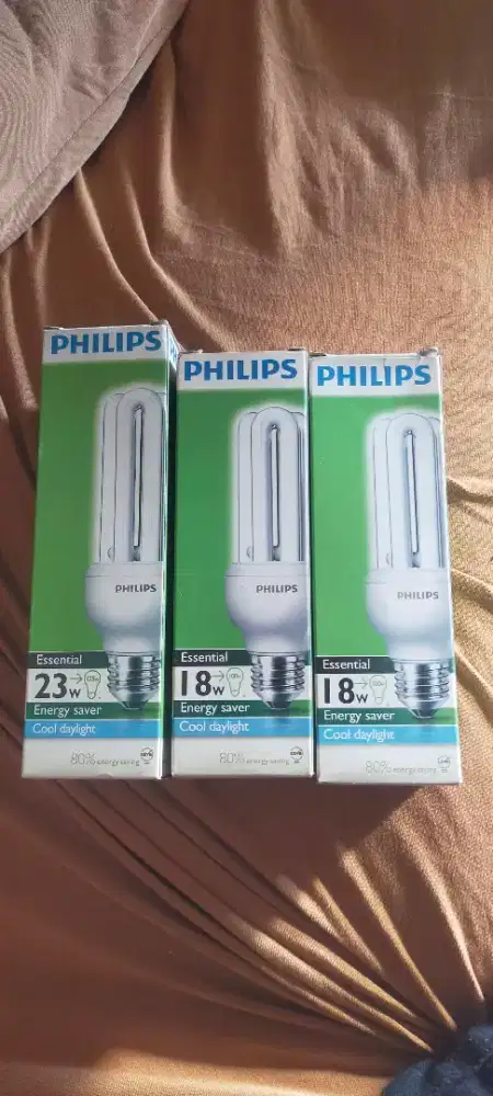 Lampu philips Essential