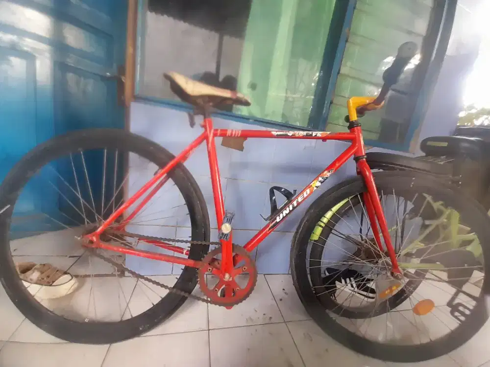 Sepeda gunung/pikxy merk united ukurn 24/26 bisa nego sedikit