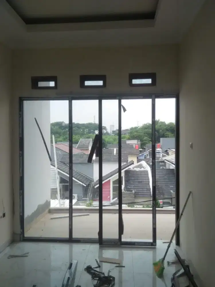 Kusen dan pintu aluminium