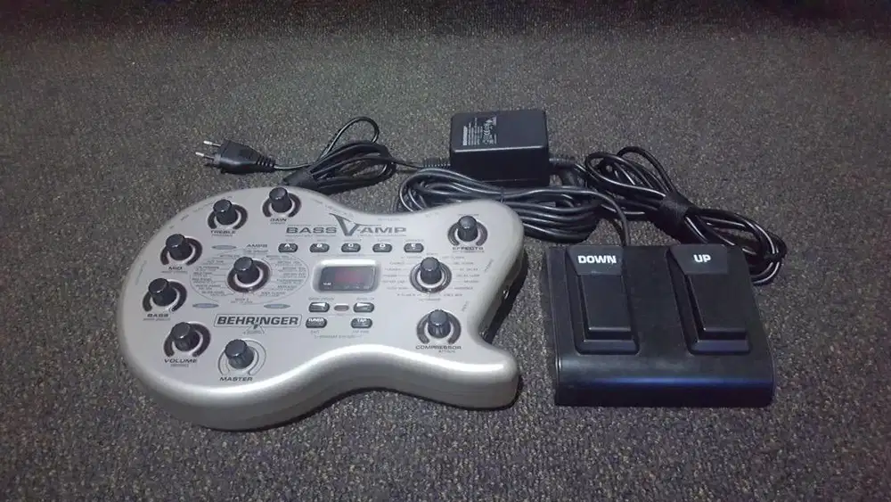 Behringer Bass V Amp