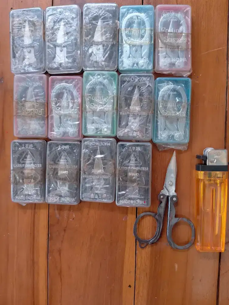 Gunting jadul kecil