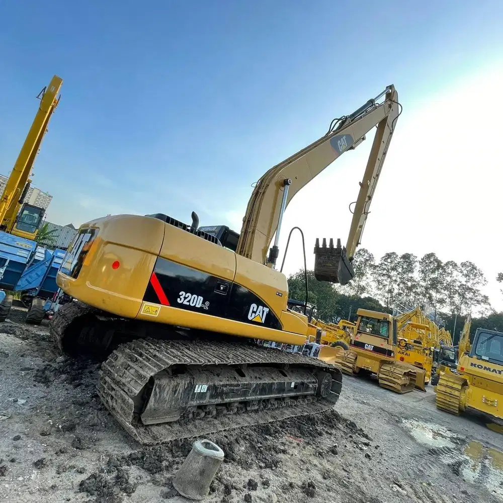 Dijual ! Excavator Caterpillar 320D Tahun 2011. Ex Japan