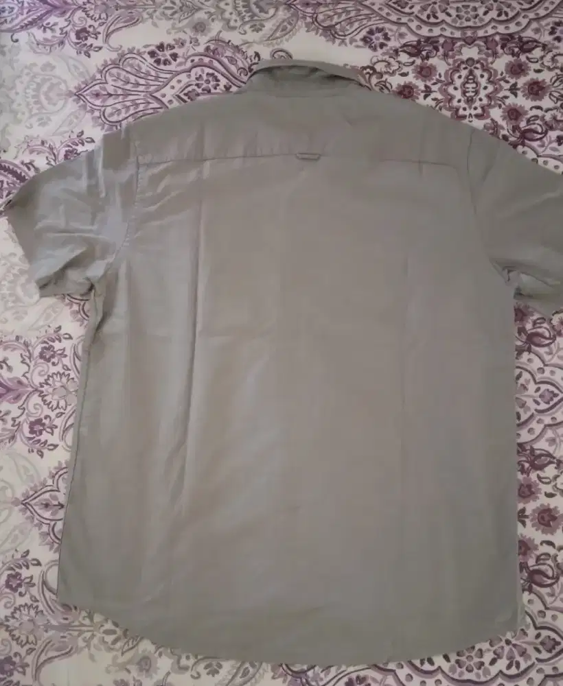 Di jual kemeja tgn pendek merk : PADINI ( Buatan Malaysia) uk : XL