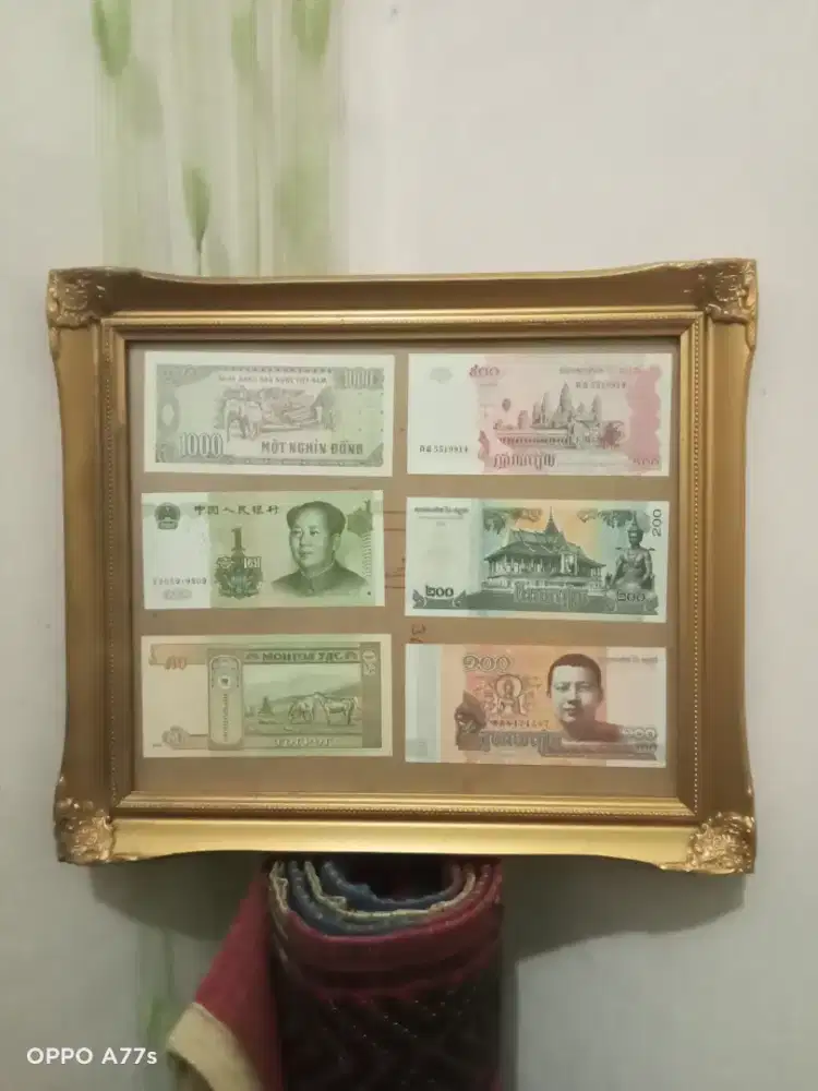 Koleksi Uang Kertas Luar Dalam Bingkai Eropa