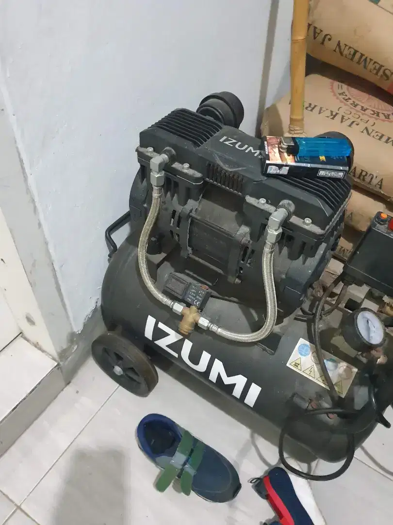 Kompresor Izumi 1.75 HP 24 Liter