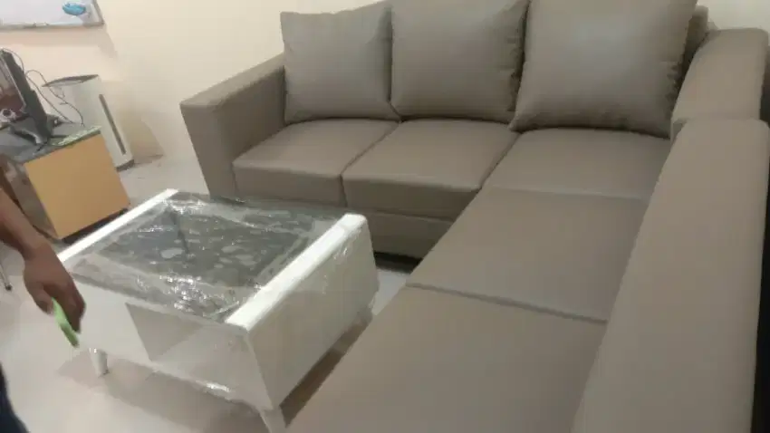 Menerima pesanan sofa baru/servis