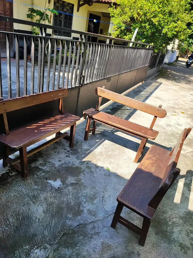 Borongan Bangku Panjang Kayu Jati Lawasan Bekas Aset Sekolah Jadul