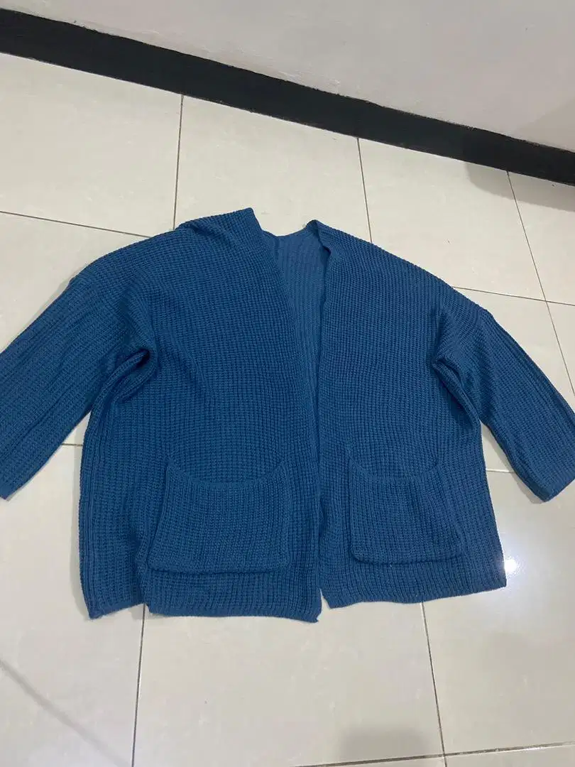 Outer rajut wanita