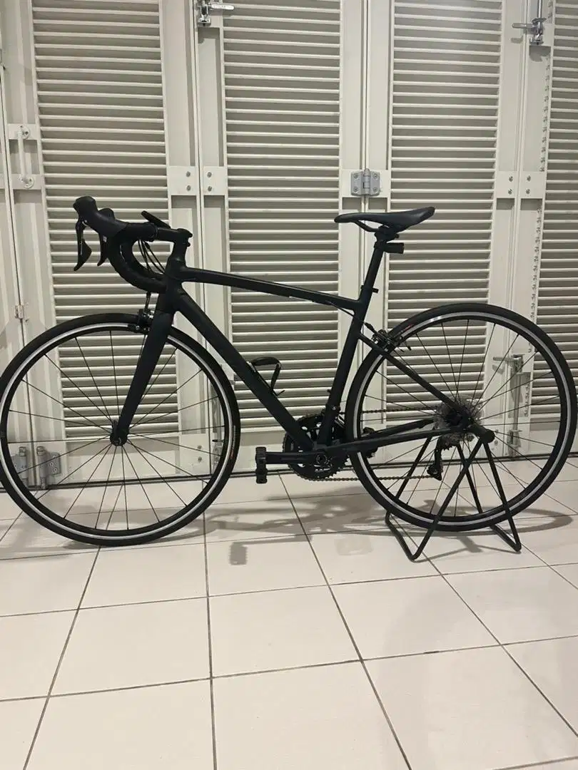 Road bike Specialized Allez Elite Black