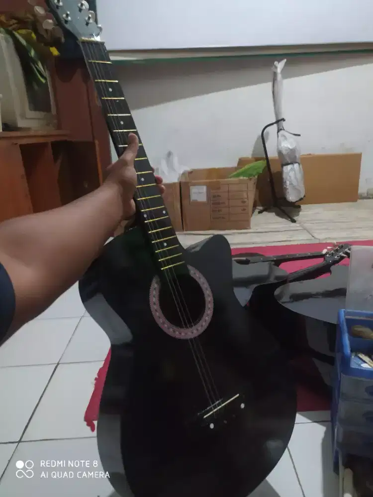 Gitar akustik untuk pemula