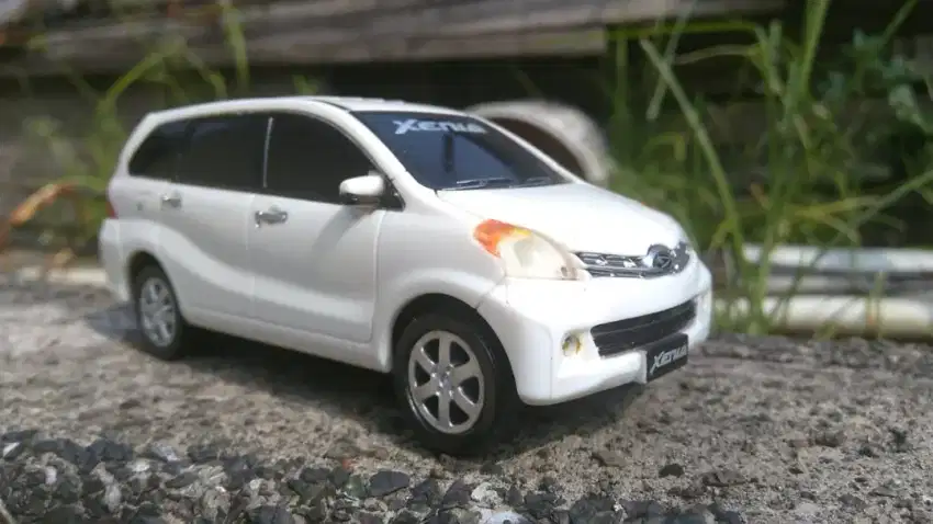 Diecast Daihatsu Xenia 1:36 putih