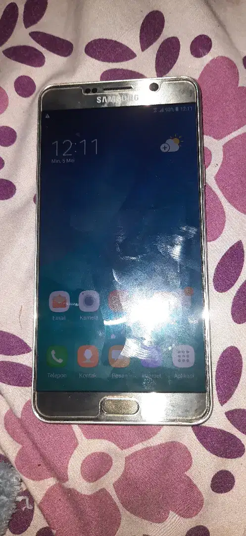 samsung note 5 no minus 4/32 dual sim...lokasi bsd serpong tangsel
