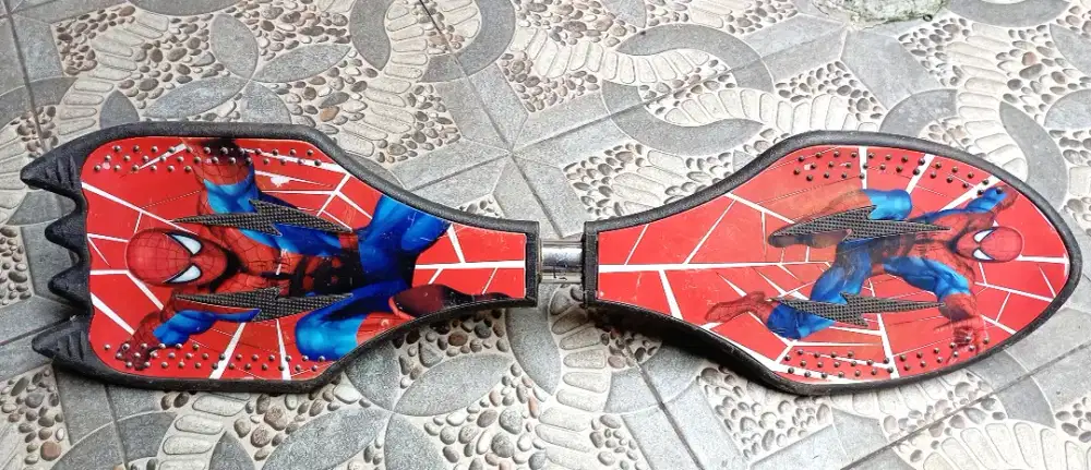 Waveboard Spiderman