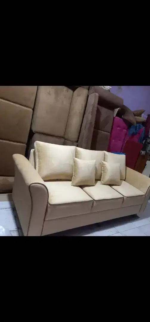 Menerima pesanan sofa baru/servis