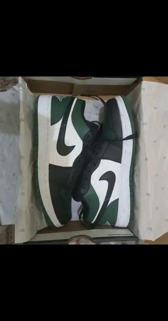 Air Jordan Low Green Toe