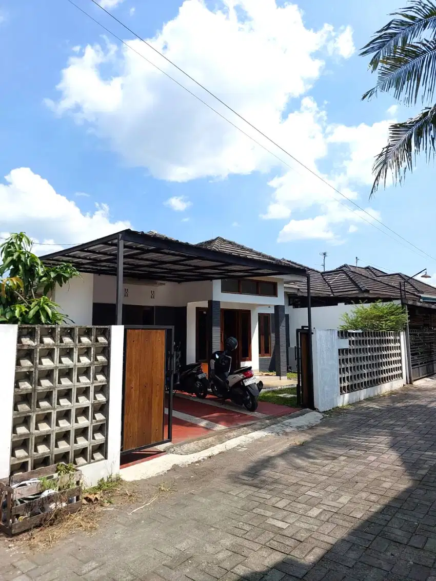 Rumah Cantik di Area Sejuk Pandowoharjo