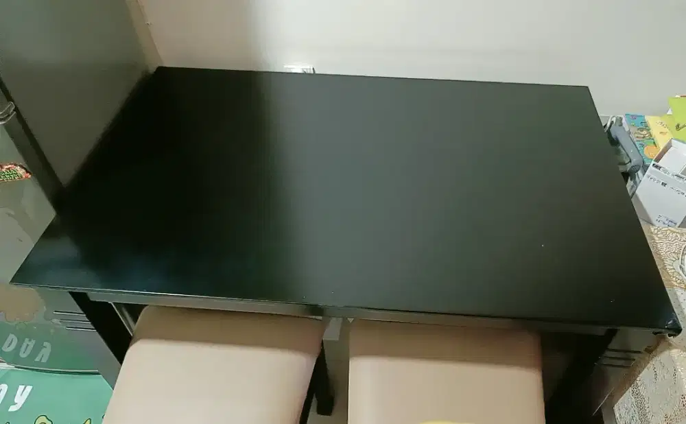 Meja makan minimalis, Tanpa Kursi