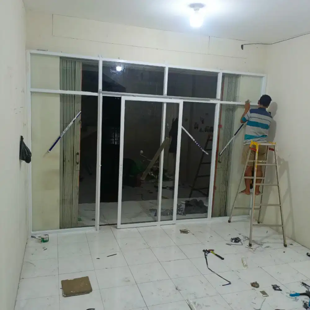 Pintu kaca kusen aluminium