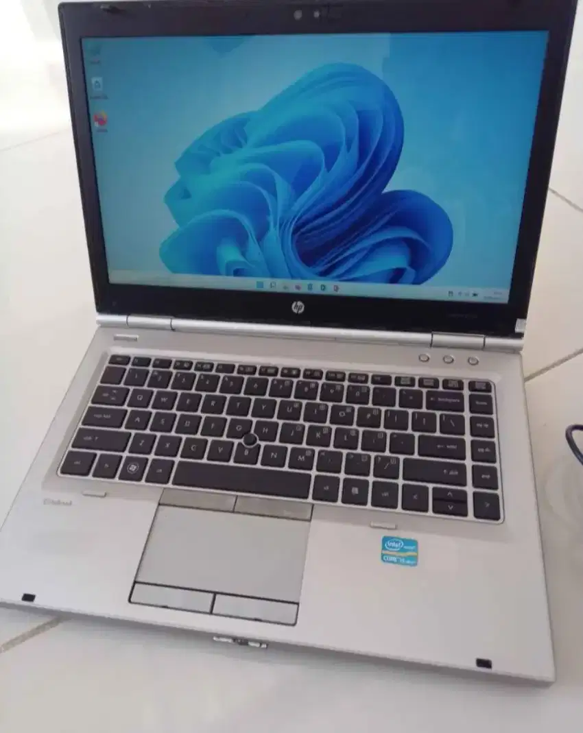 Laptop hp buil up core i5 ram 8