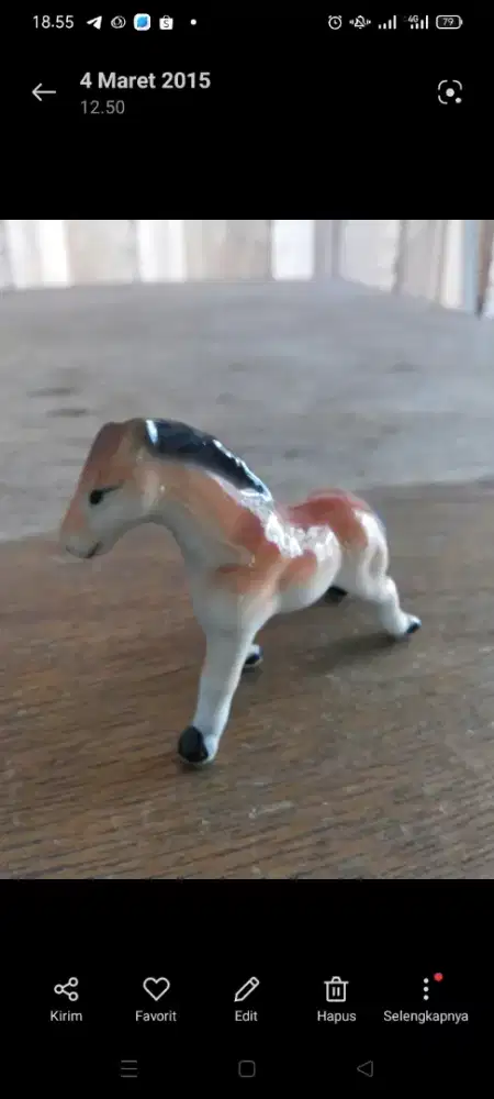 Patung kuda dari keramik