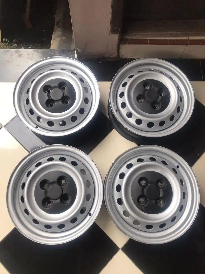 Velg ring 14 pcd 4x100 kaleng sigra calya brio jazz