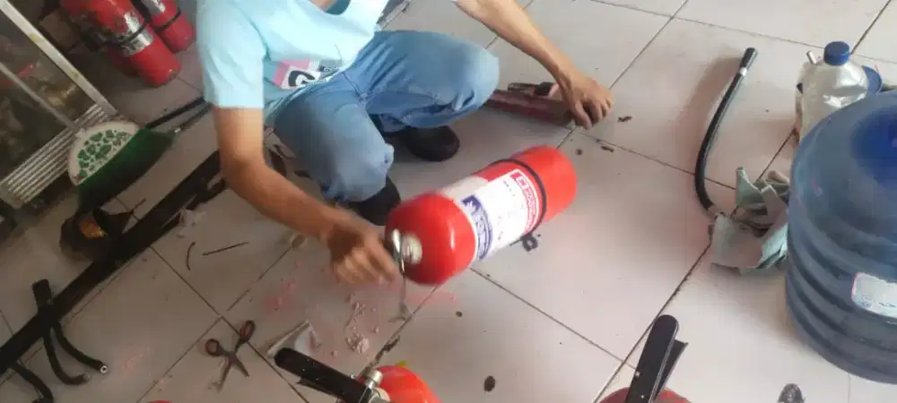 Isi ulang apar 25.000