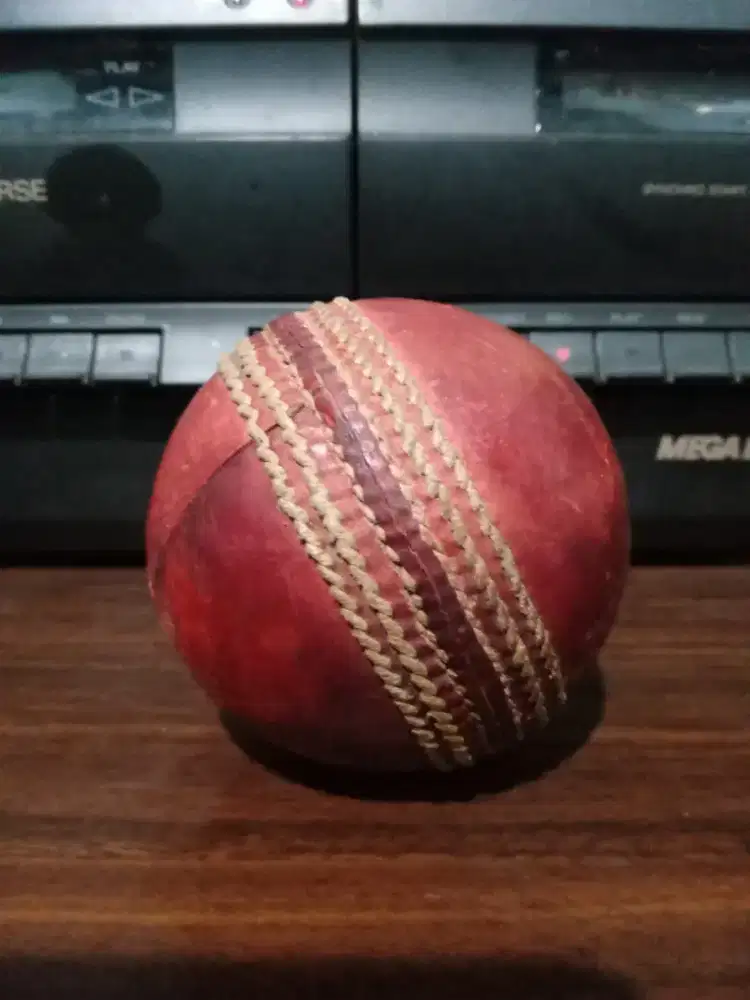 Vintage Cricket Ball bola kriket lawas koleksi antik jadul retro rare
