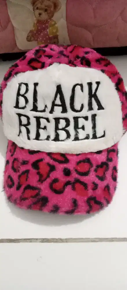 Topi Black Rebel Leopard print