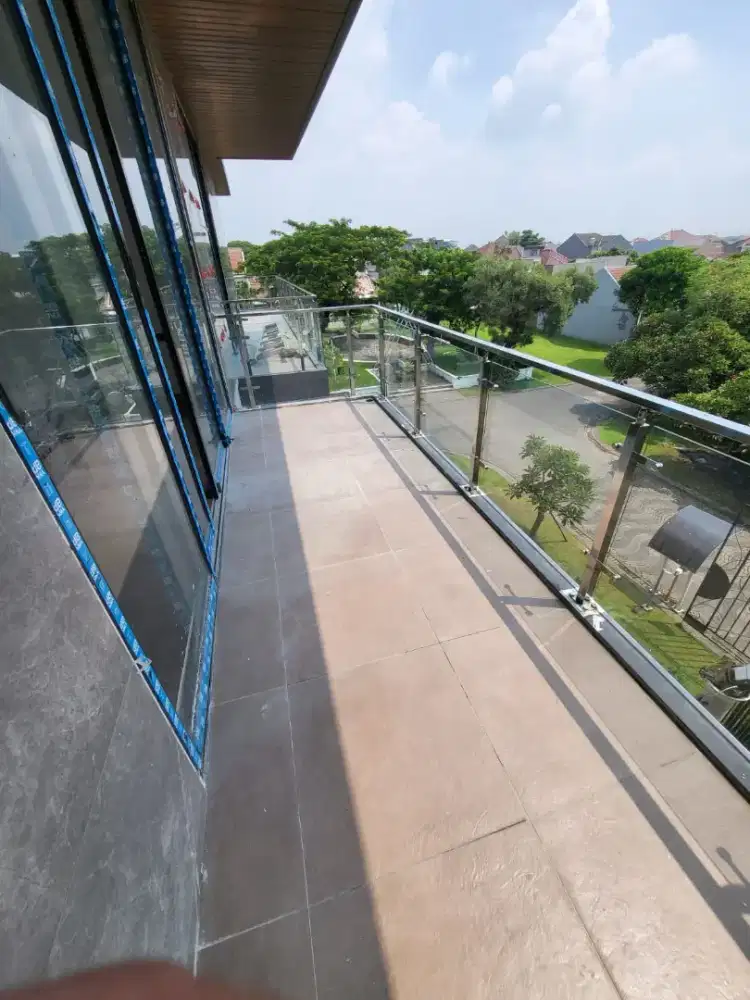 Railing Tangga Kaca Murah