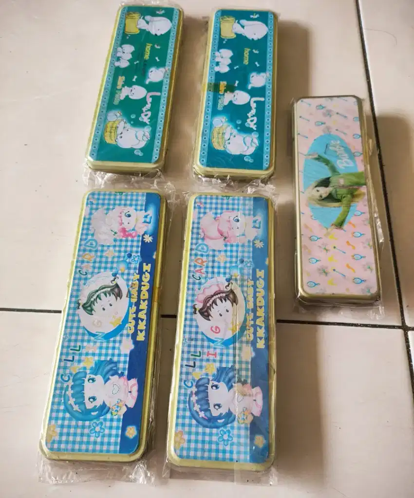 Kotak pensil anak motif bahan kaleng