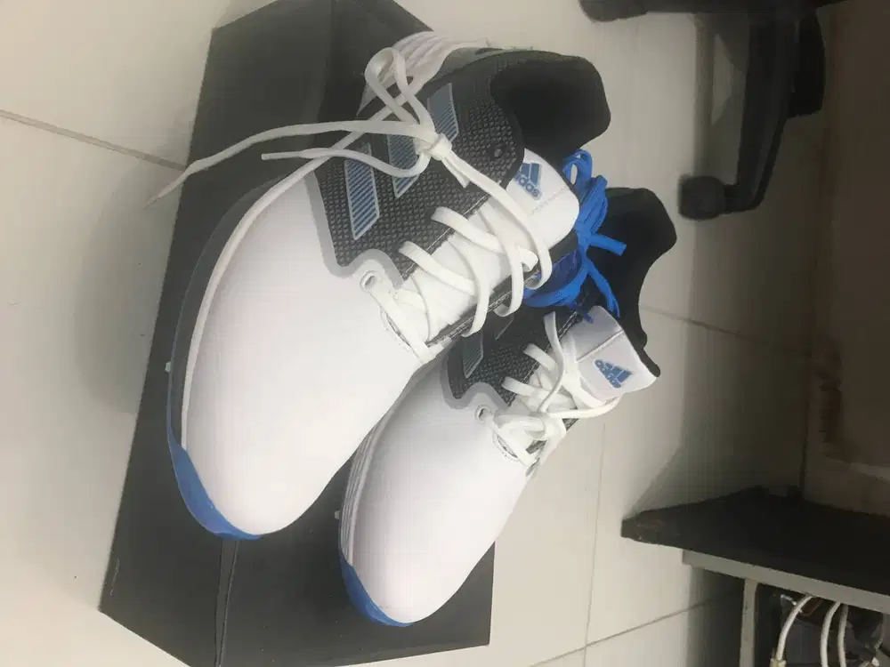 Sepatu Golf Adidas