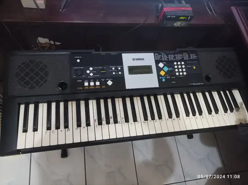 Keyboard yamaha psr 223