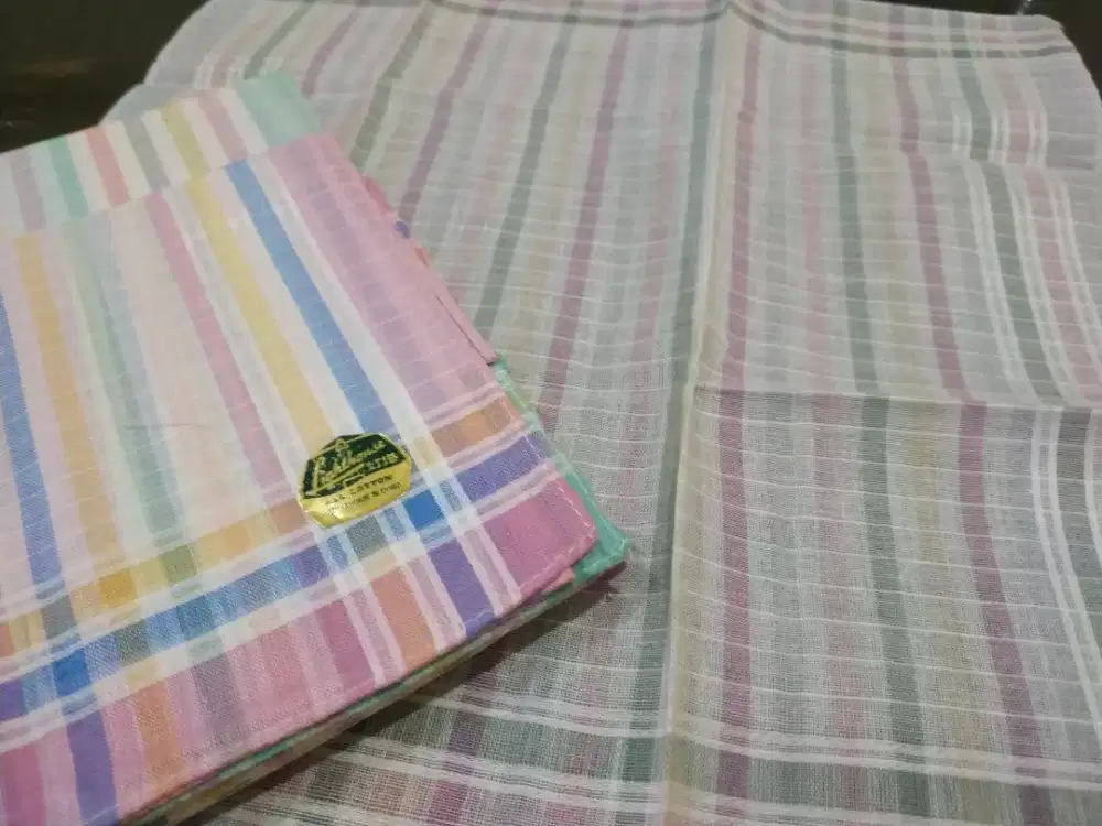 Sapu tangan katun motif kotak warni