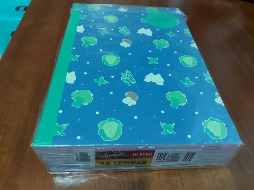 Buku Tulis Baru Motif