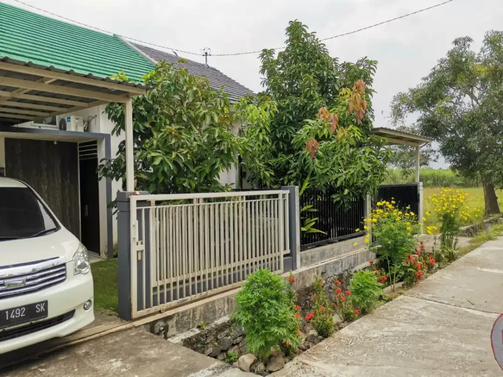 Rumah Strategis  Siap huni . Tenang Sejuk