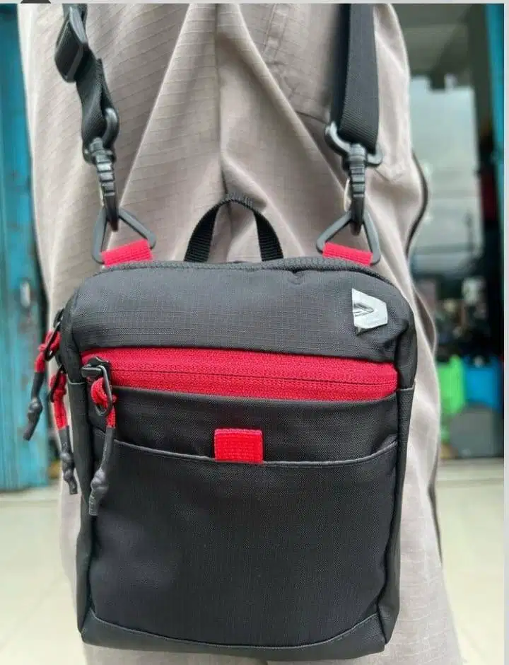 Kalibre bag-Slingbag-Selempang Bag-Muat Ipad-Tab Kalibre 921496-Hitam