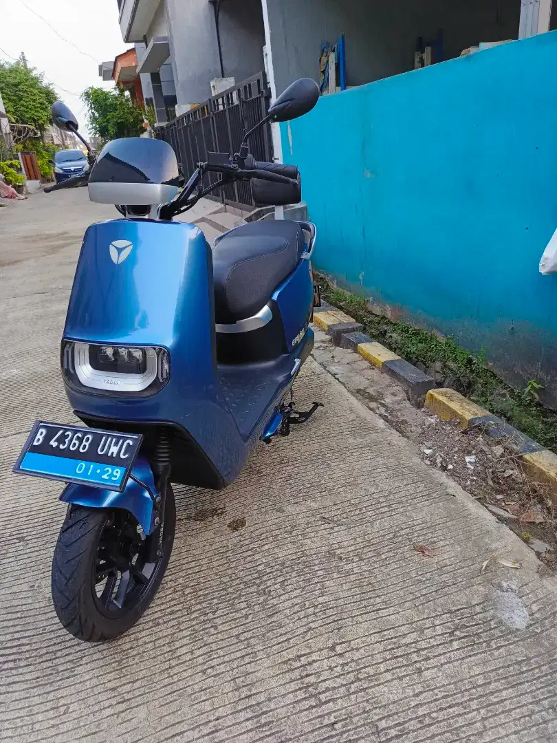 Dijual motor yadea e8spro tahun 2023