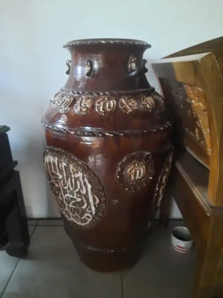 Di jual sangat cepat Guci Kaligrafi