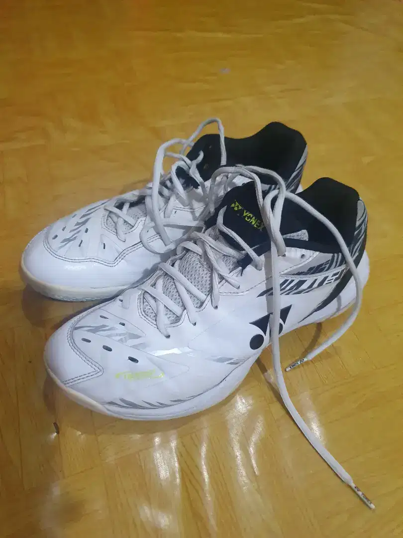 Sepatu Yonex SHB 65Z3 White Tiger Kento Momota Second Size 41