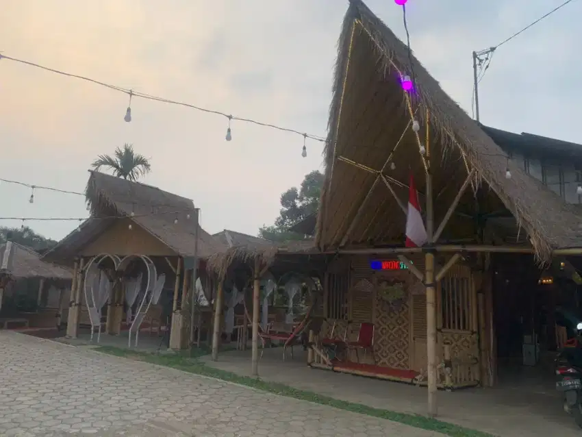 DISEWAKAN EXS RESTORAN LOKASI STRATEGIS DI JALAN AKSES JAKARTA BOGOR
