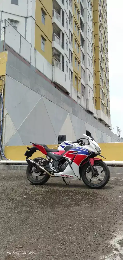 DIJUAL CBR150R 2015 KM RENDAH & BONUS GRATIS MODIFIKASI, PAJAK PANJANG