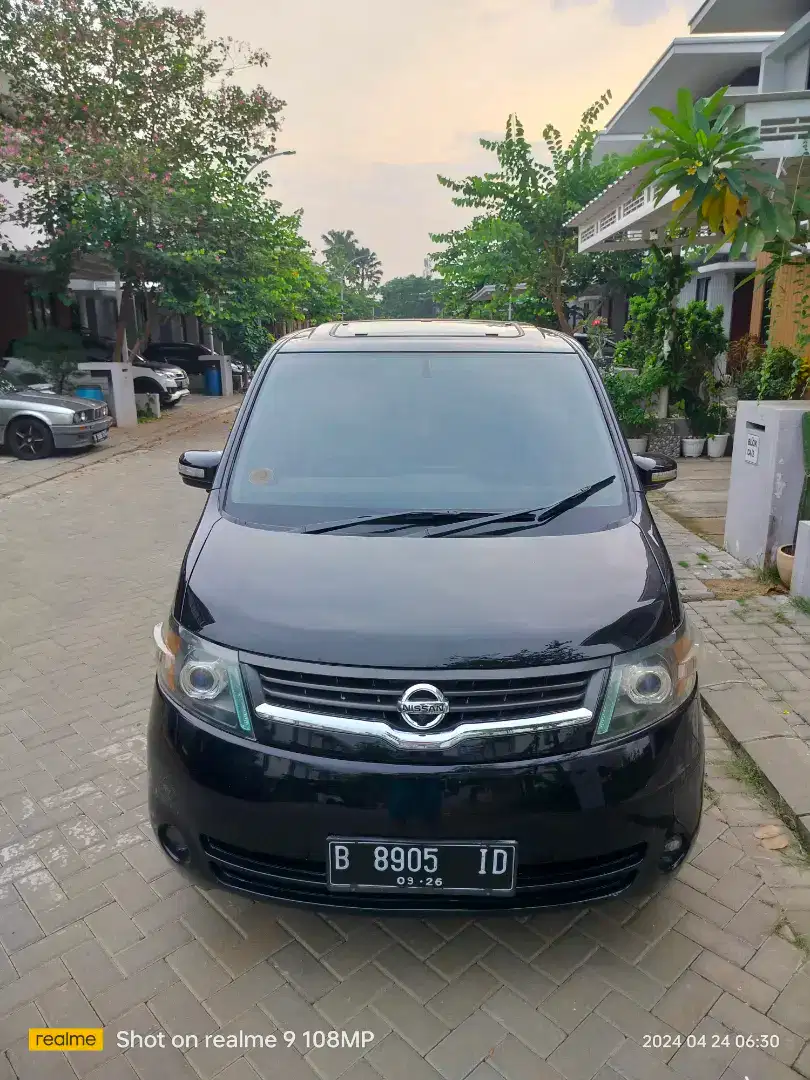 Nissan serena c25 cbu th2006 pajak hidup