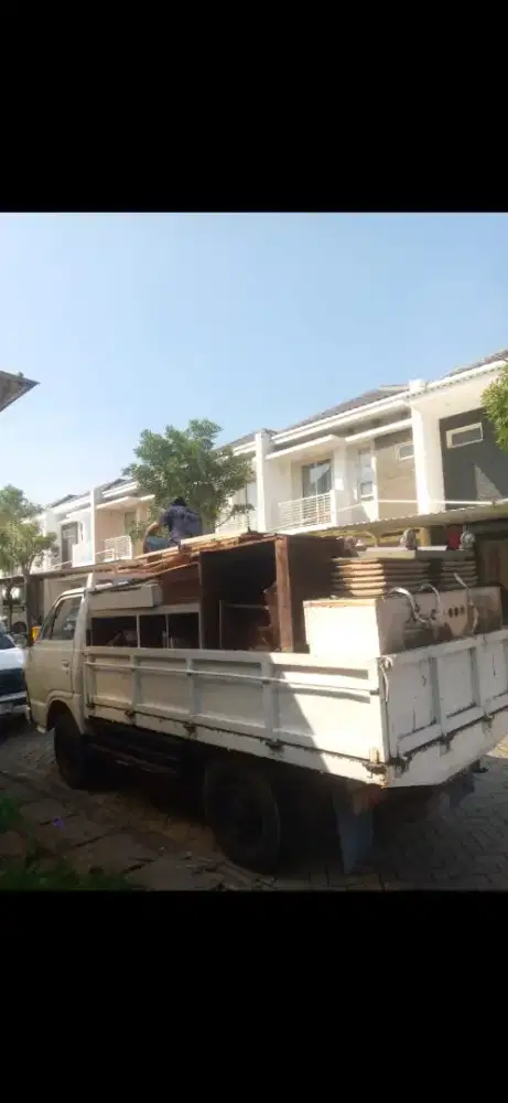 Jasa pindah rumah kontrakan menggunakan mobil engkel bak