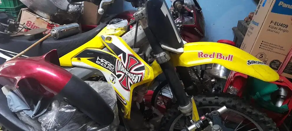 Suzuki rm 250 special engine