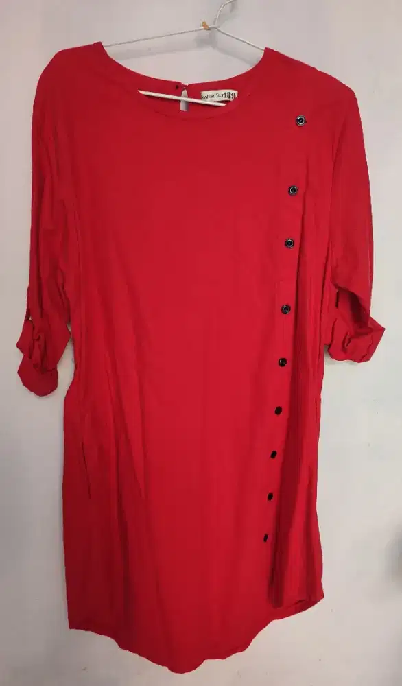 Dress wanita warna merah