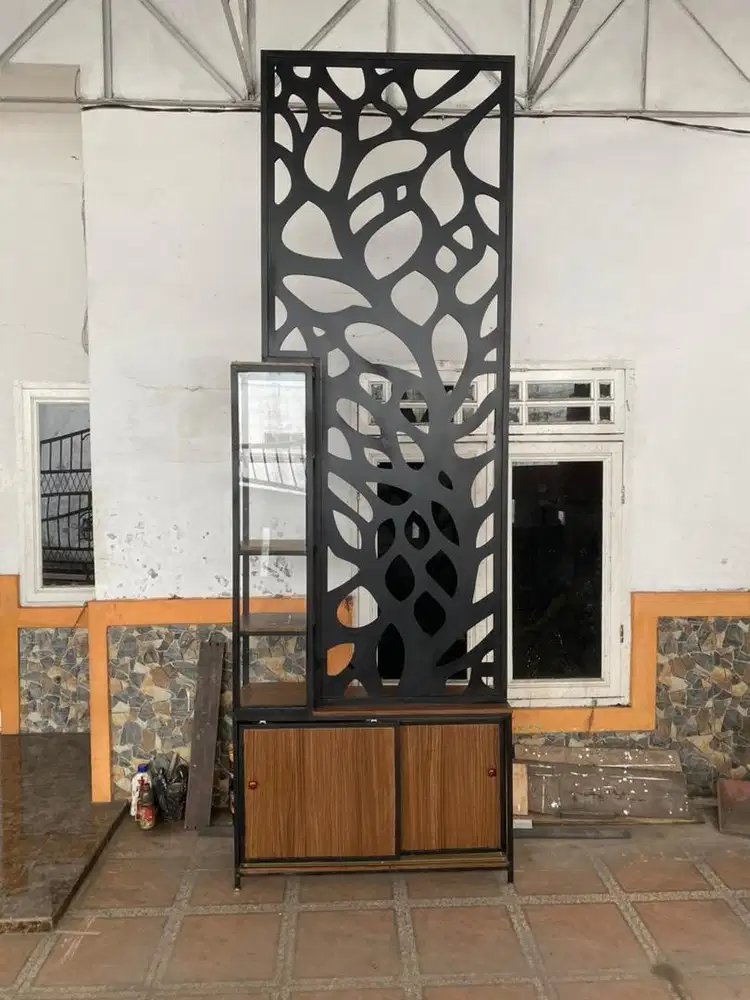 Sekat ruangan cutting laser PVC