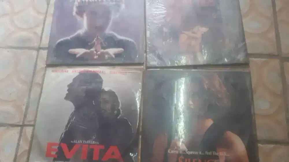 Slhkn plh slh 1 kaset laser dist film2 barat lawas kond mls hrg murah