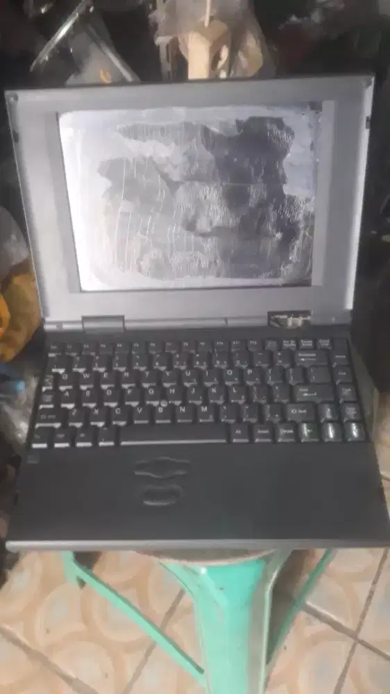 Se bh note book lawas kond tdk tau hdp/mati non carger layar kerut