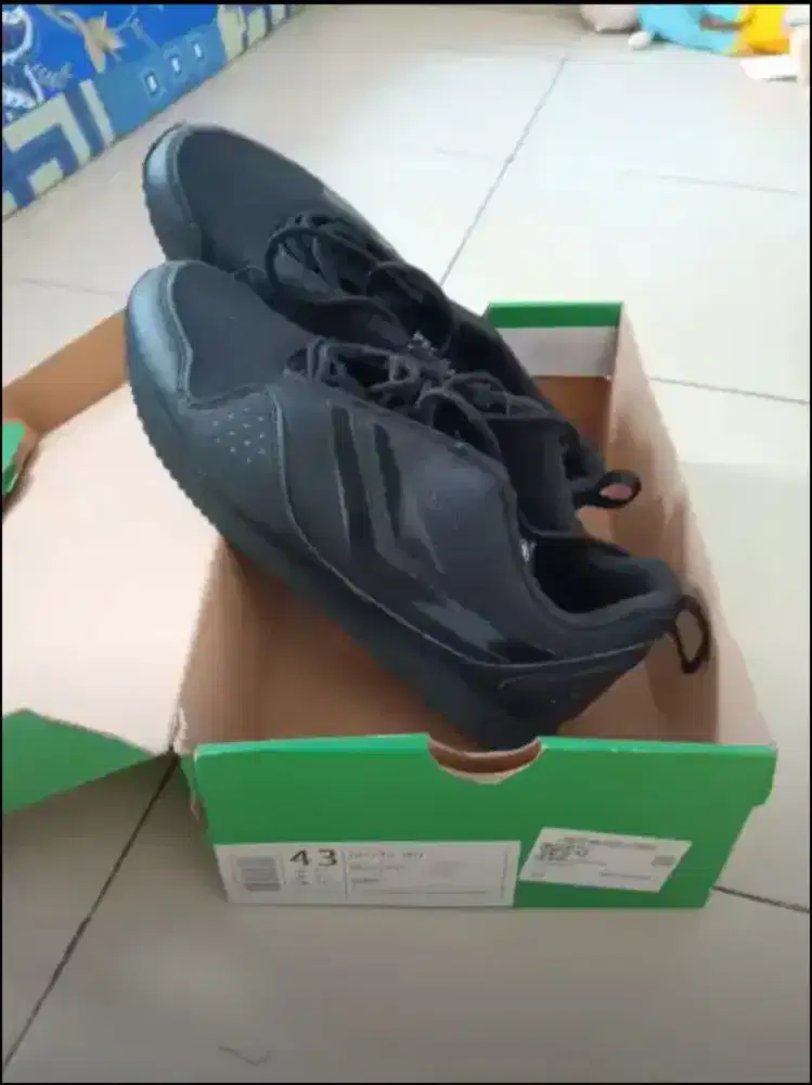 Sepatu League Full black size 43